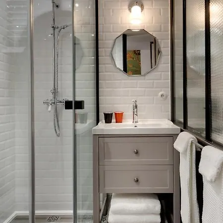 Le Boudoir Monsieur Aurelien - Hoteliere *