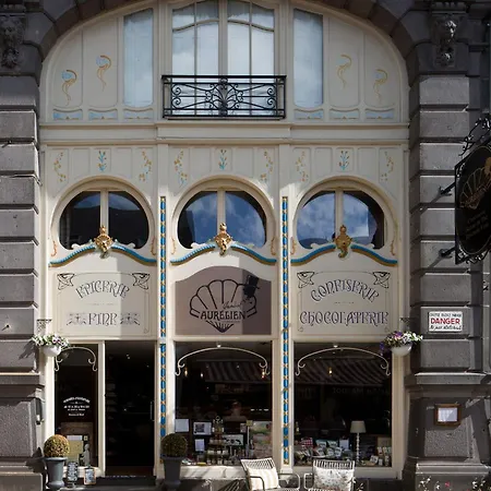Le Boudoir Monsieur Aurelien - Hoteliere *
