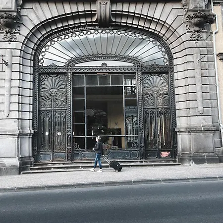 Le Boudoir Monsieur Aurelien - Hoteliere *